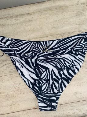 New Skatie Zebra Bikini Bottoms, size X-Large , 21% spandex, neutral color